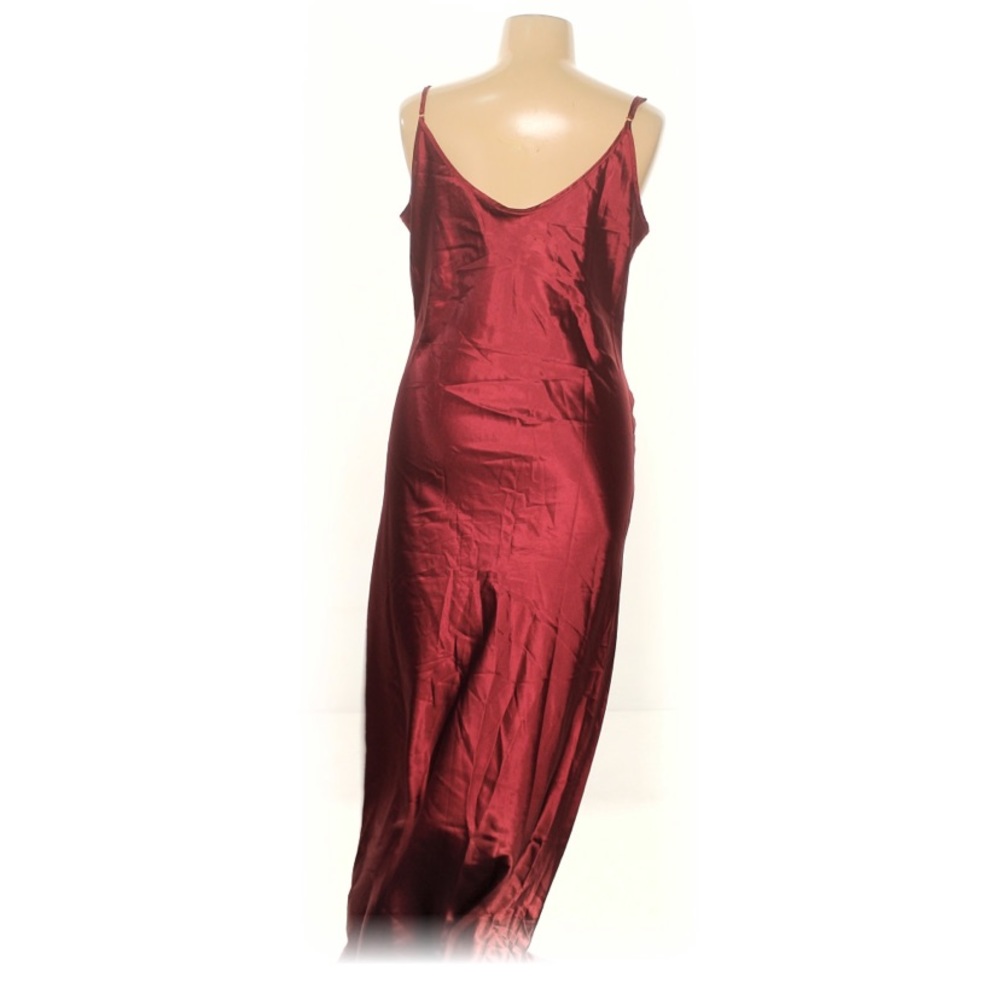Sukiso silky satin long ruby red slip dress w slit - Picture 9 of 11